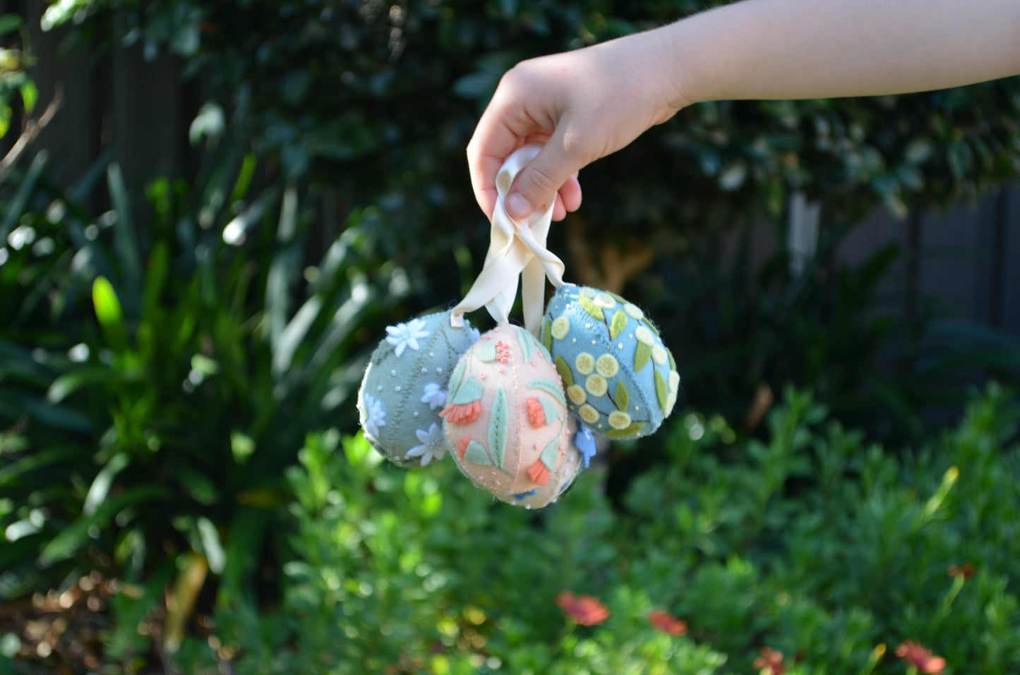 Flannel Flower Easter Egg