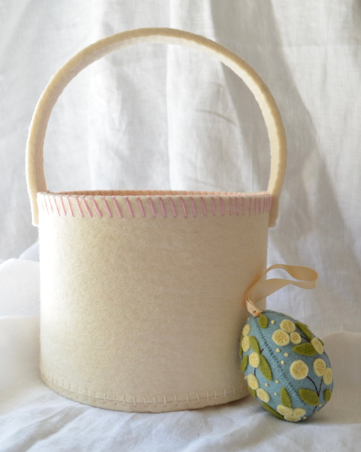 Wattle Easter Egg